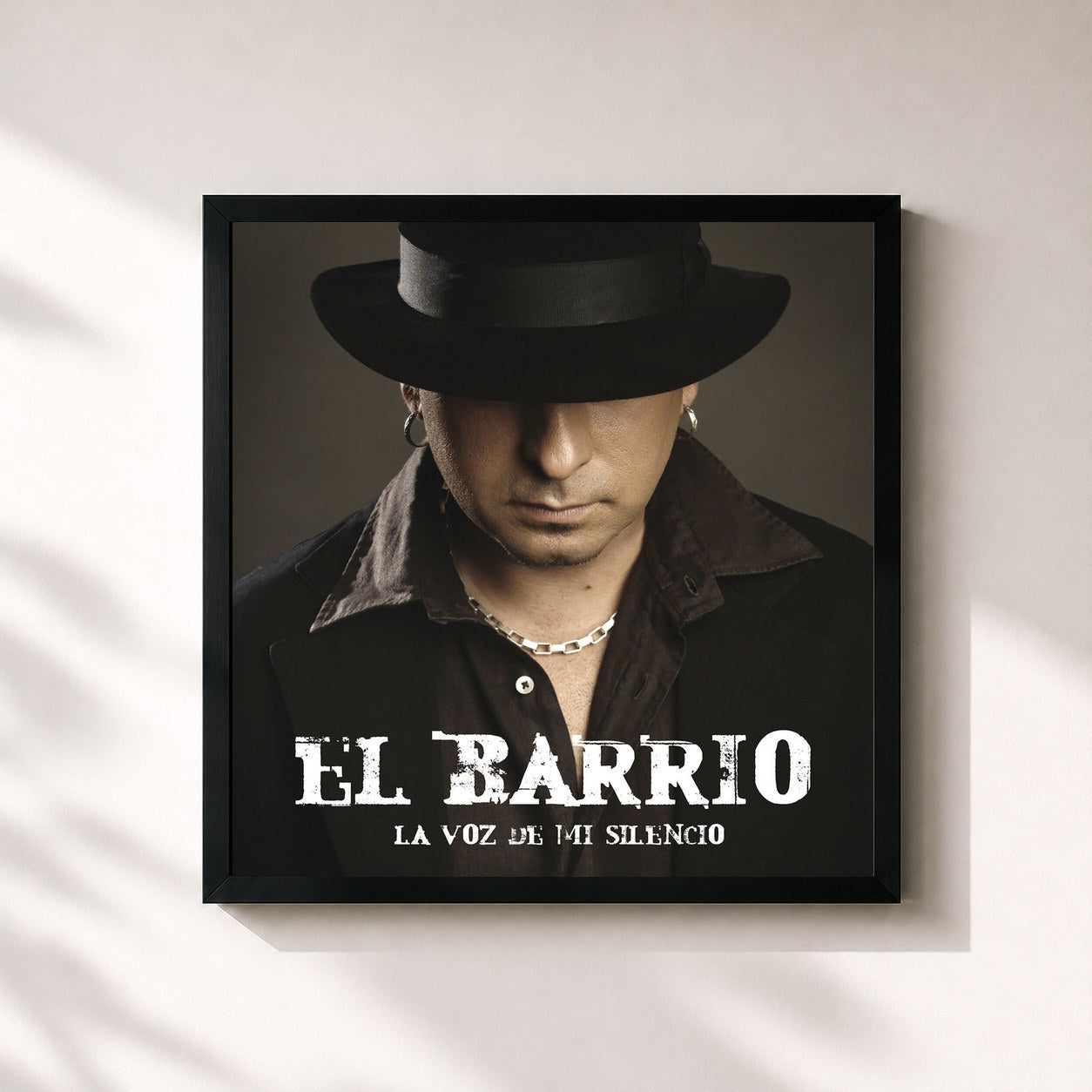 #noir Tableau carré de l'album La Voz de Mi Silencio de El Barrio, cadre noir 32x32 cm