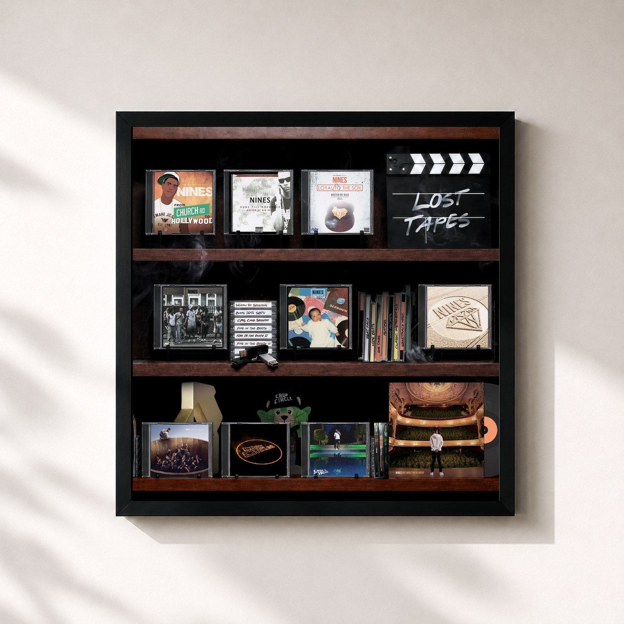 #noir Tableau carré de l'album Lost Tapes de Nines, cadre noir 32x32 cm