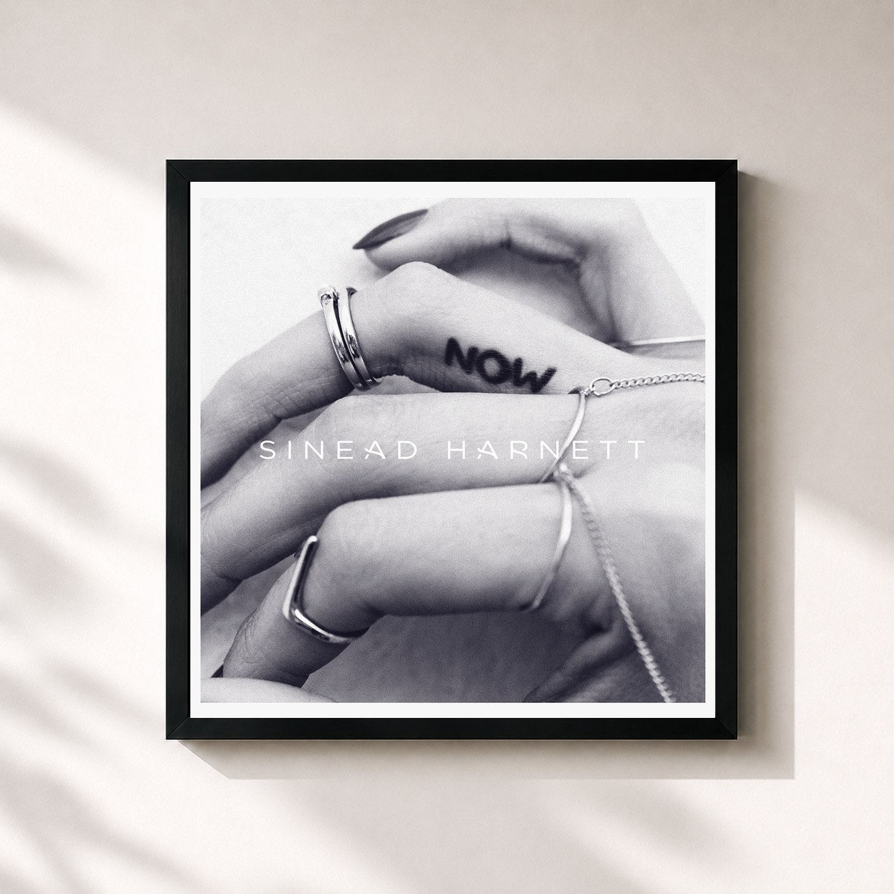 #noir Tableau carré de l'album N.O.W de Sinead Harnett, cadre noir 32x32 cm