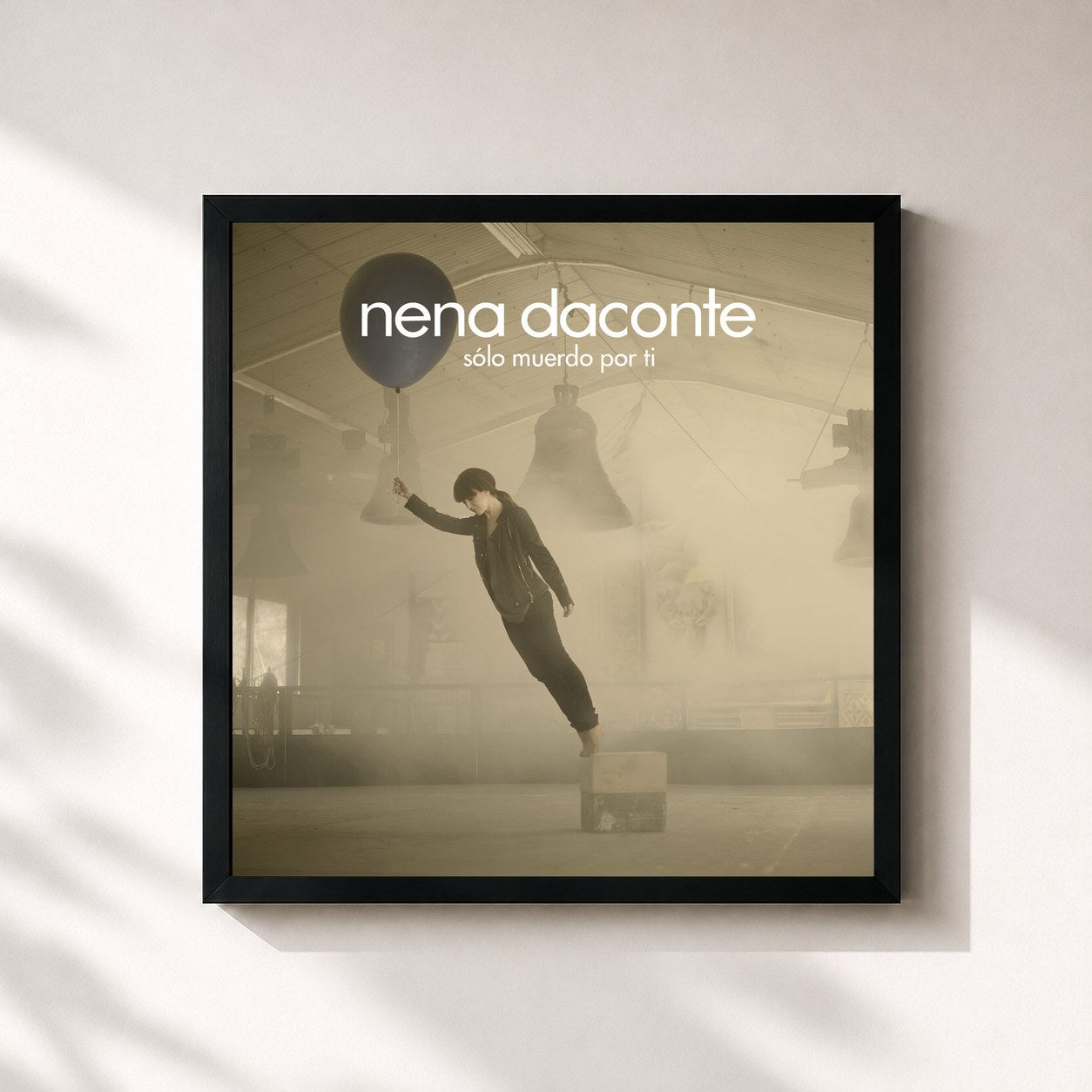 #noir Tableau carré de l'album Sólo Muerdo Por Ti de Nena Daconte, cadre noir 32x32 cm