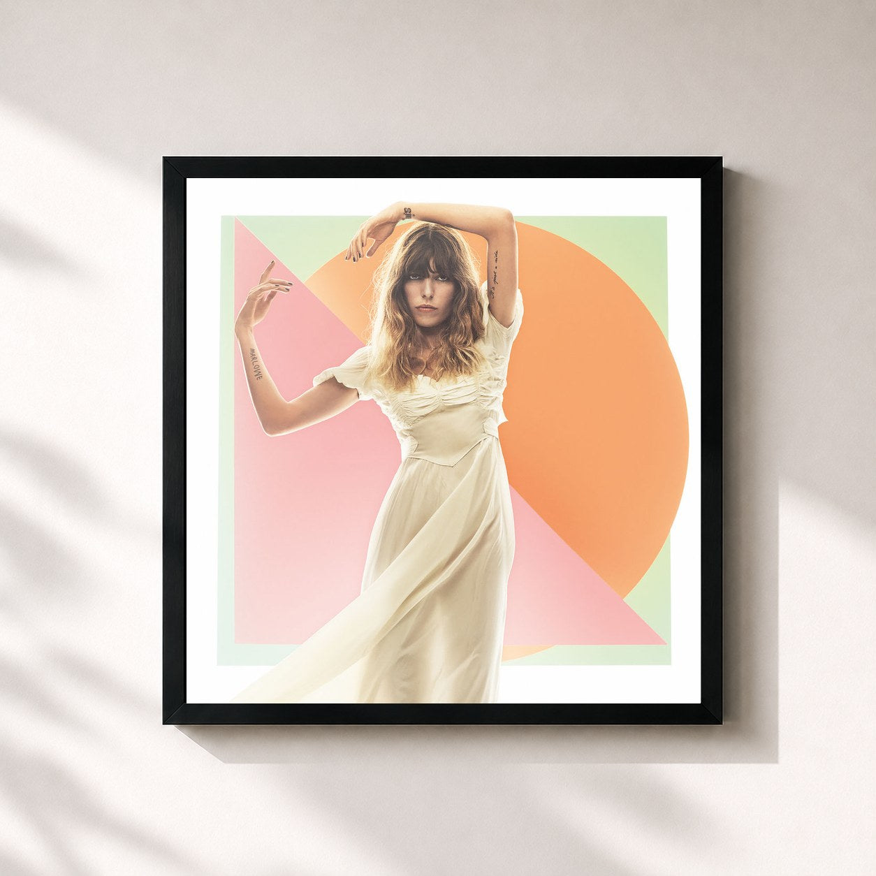 #noir Tableau carré de l'album Soliloquy de Lou Doillon, cadre noir 32x32 cm