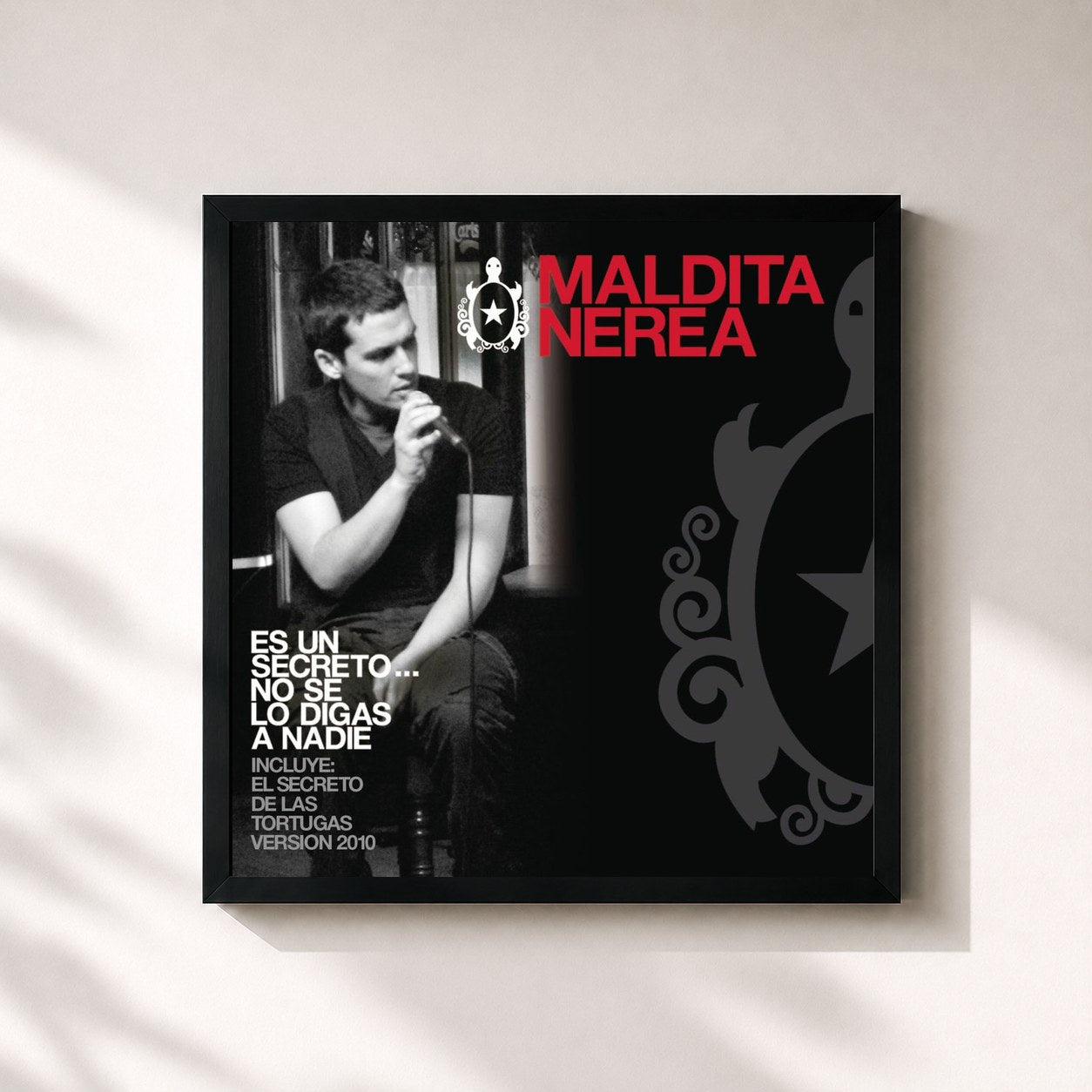 #noir Tableau carré de l'album Es un Secreto...No Se Lo Digas a Nadie de Maldita Nerea, cadre noir 32x32 cm
