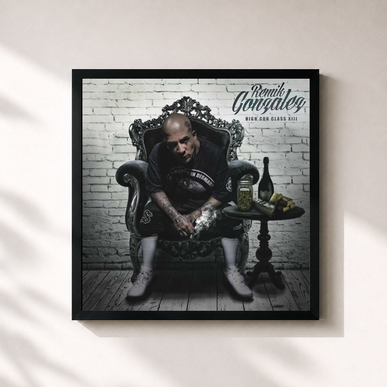 #noir Tableau carré de l'album High Con Class XIII de REMIK GONZALEZ, cadre noir 32x32 cm