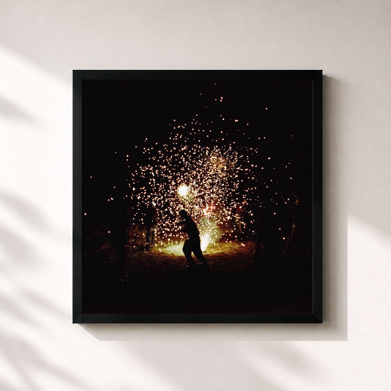 #noir Tableau carré de l'album What's The Big Deal? de Nicky Youre, cadre noir 32x32 cm