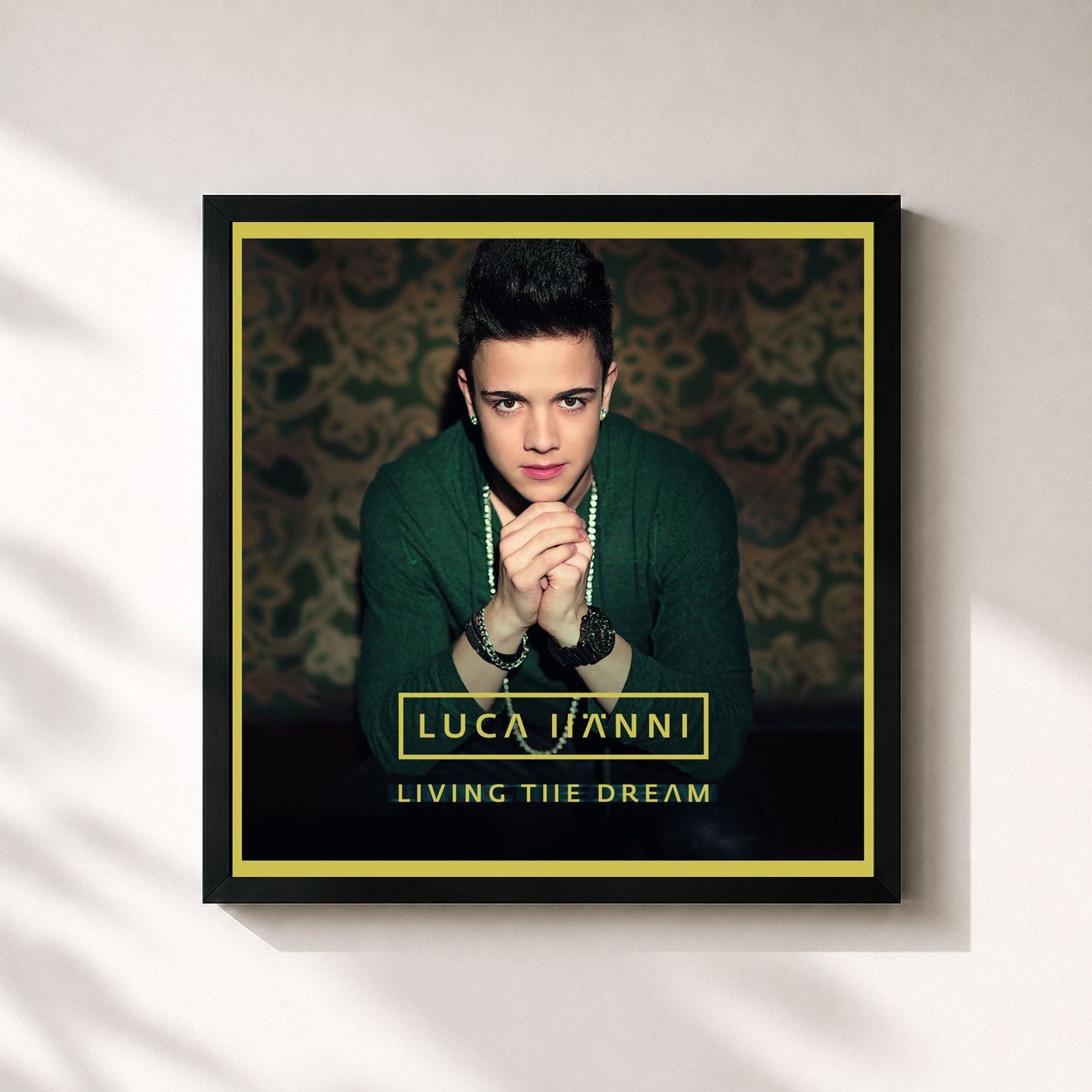 #noir Tableau carré de l'album Living the Dream de Luca Hänni, cadre noir 32x32 cm