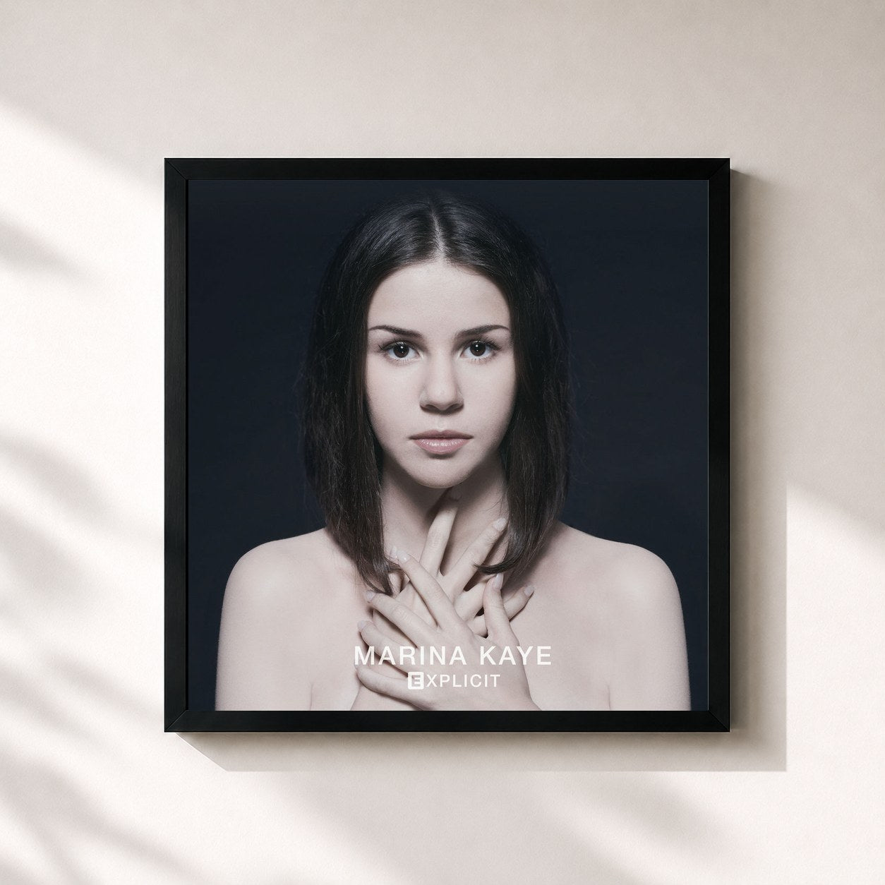 #noir Tableau carré de l'album Explicit de Marina Kaye, cadre noir 32x32 cm