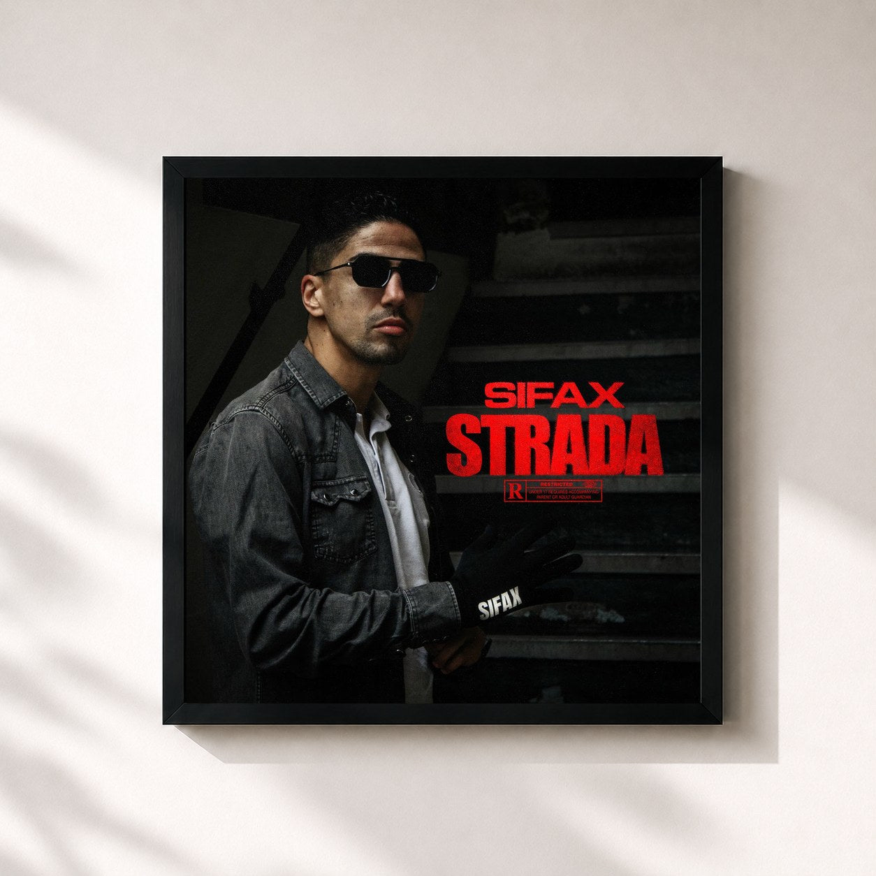 #noir Tableau carré de l'album STRADA de Sifax, cadre noir 32x32 cm