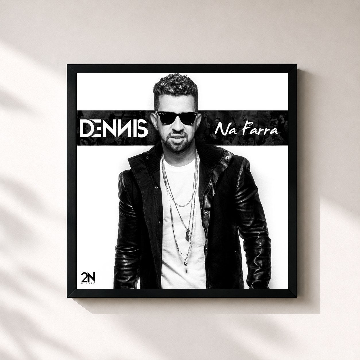 #noir Tableau carré de l'album Na Farra de DENNIS, cadre noir 32x32 cm