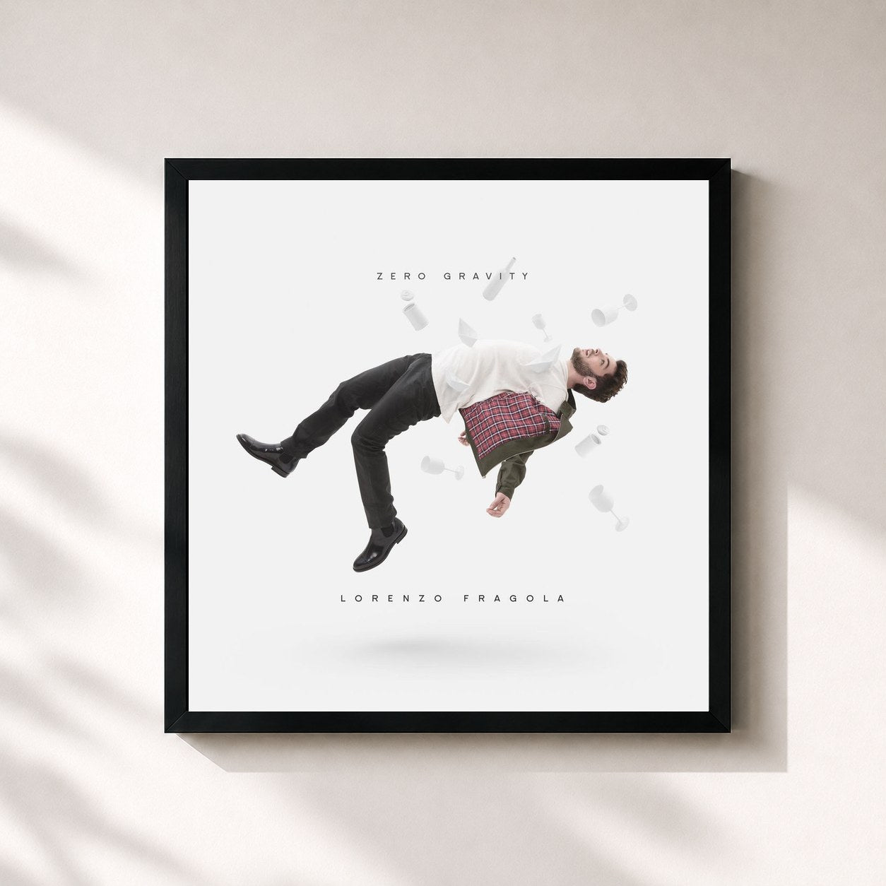 #noir Tableau carré de l'album Zero Gravity de Lorenzo Fragola, cadre noir 32x32 cm