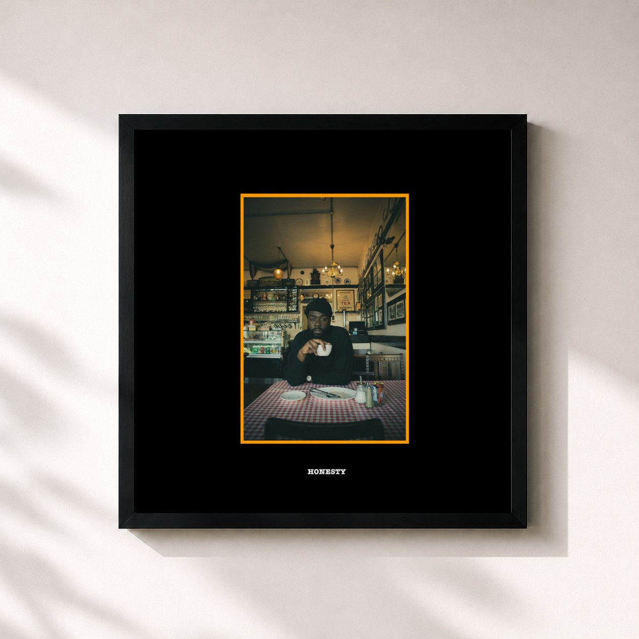 #noir Tableau carré de l'album Honesty de Jake Isaac, cadre noir 32x32 cm