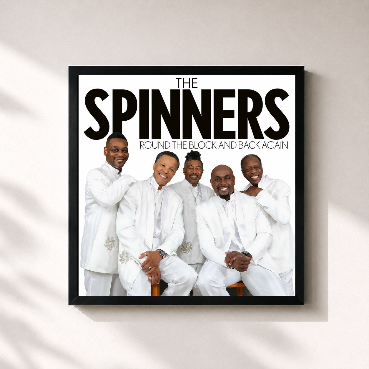 #noir Tableau carré de l'album 'Round the Block and Back Again de The Spinners, cadre noir 32x32 cm