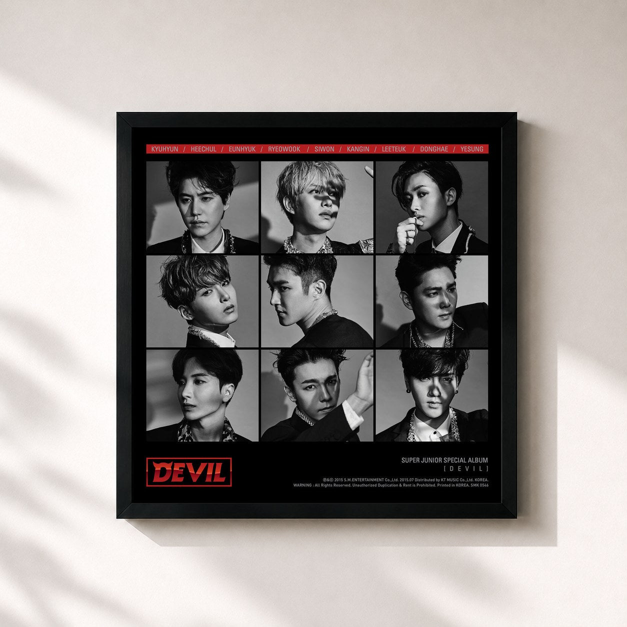 #noir Tableau carré de l'album DEVIL - SUPER JUNIOR SPECIAL ALBUM de SUPER JUNIOR, cadre noir 32x32 cm
