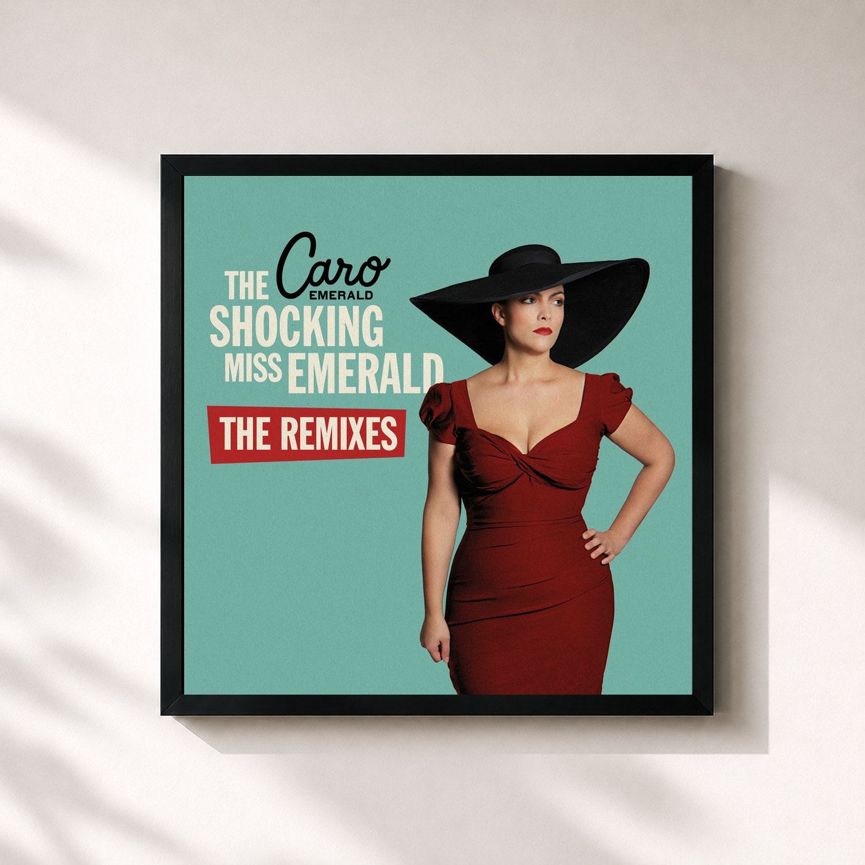 #noir Tableau carré de l'album The Shocking Miss Emerald (The Remixes) de Caro Emerald, cadre noir 32x32 cm