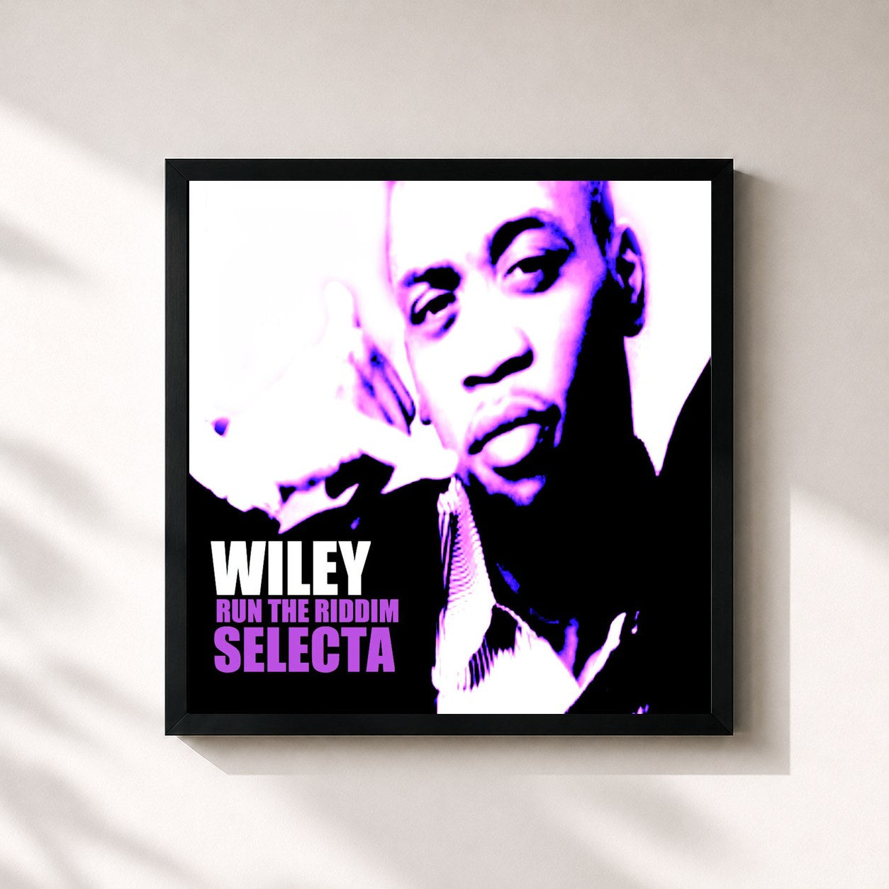 #noir Tableau carré de l'album Run the Riddim Selecta de Wiley, cadre noir 32x32 cm