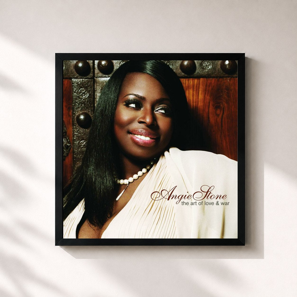 #noir Tableau carré de l'album The Art of Love & War de Angie Stone, cadre noir 32x32 cm