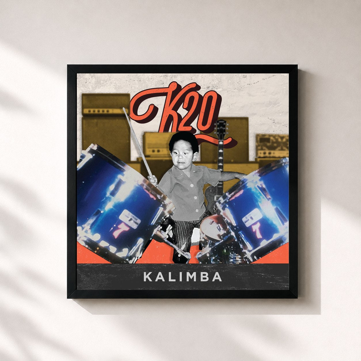 #noir Tableau carré de l'album K20 de Kalimba, cadre noir 32x32 cm