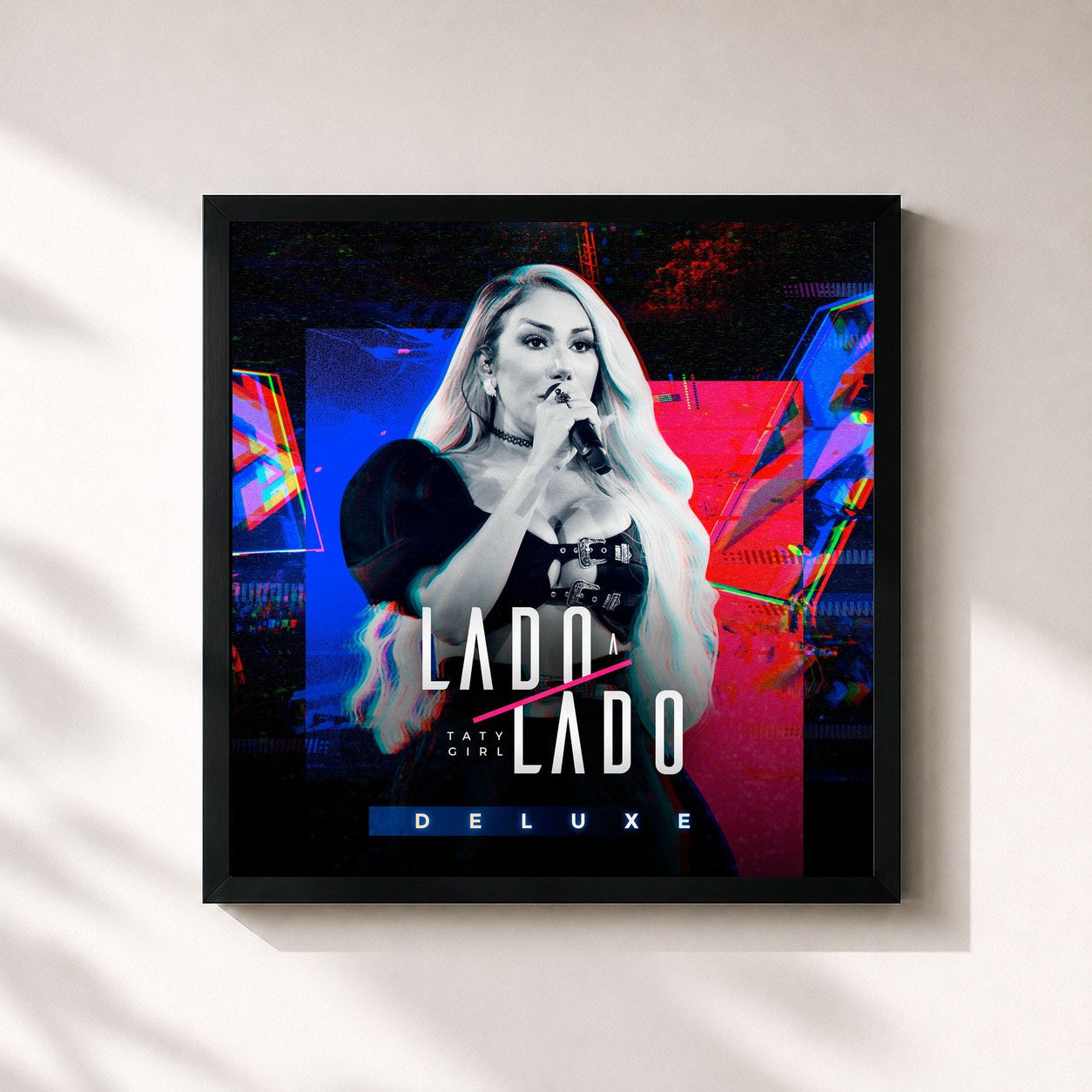 #noir Tableau carré de l'album Lado a Lado DELUXE de Taty Girl, cadre noir 32x32 cm