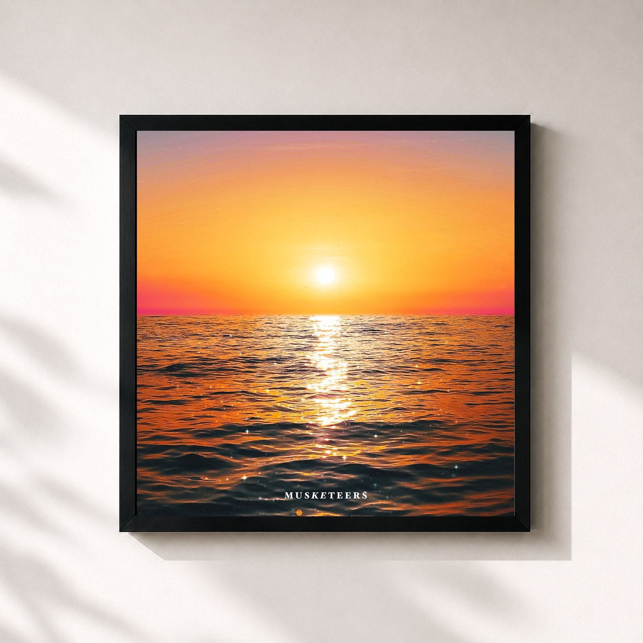 #noir Tableau carré de l'album Sea de Musketeers, cadre noir 32x32 cm