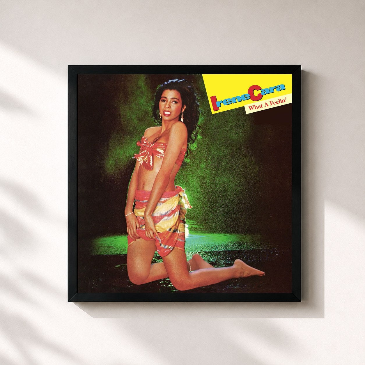 #noir Tableau carré de l'album What a Feelin' de Irene Cara, cadre noir 32x32 cm