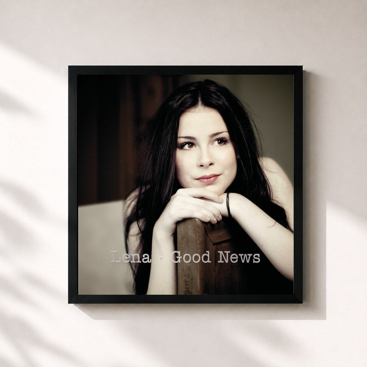 #noir Tableau carré de l'album Good News (Platin Edition) de Lena, cadre noir 32x32 cm