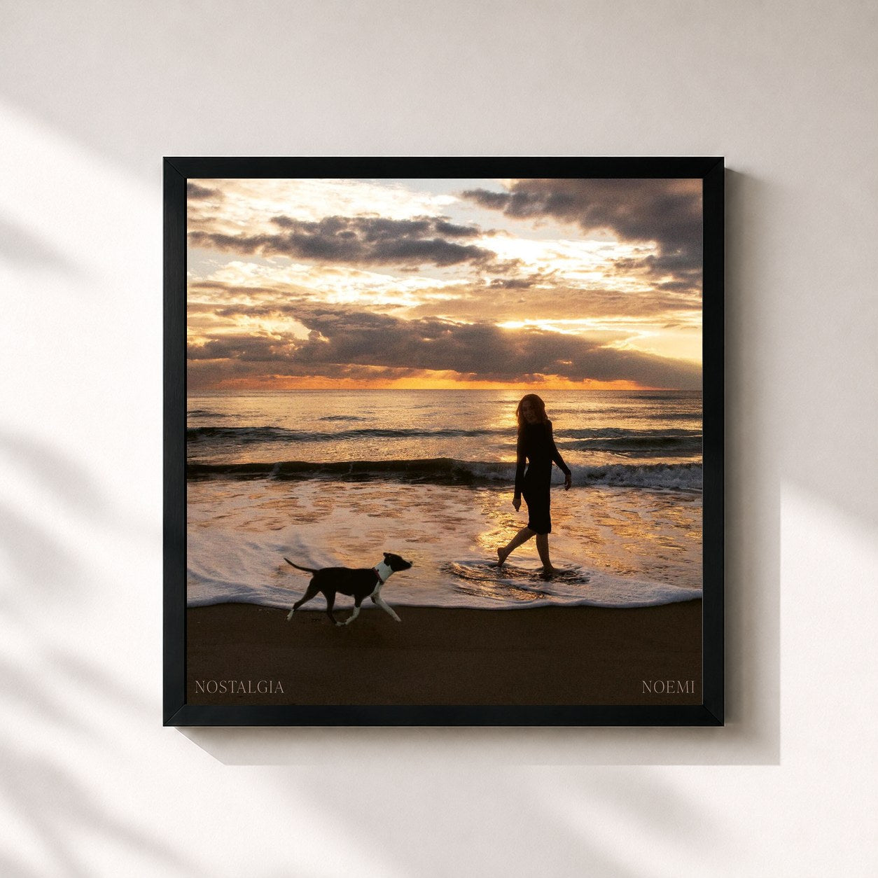 #noir Tableau carré de l'album Nostalgia de Noemi, cadre noir 32x32 cm