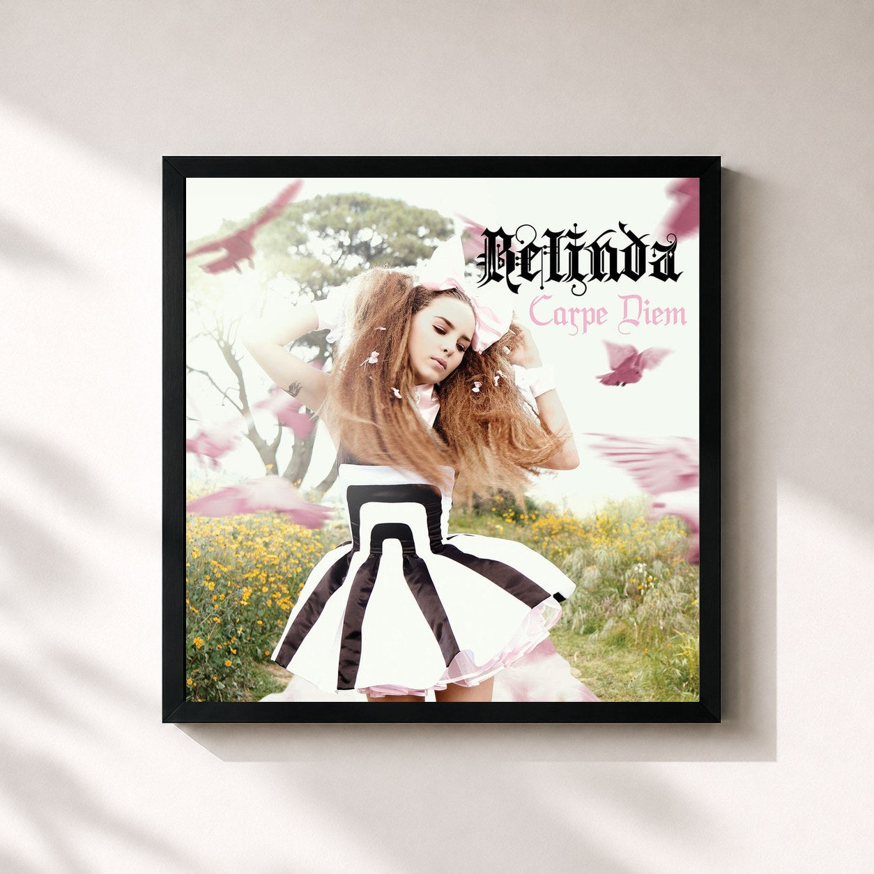 #noir Tableau carré de l'album Carpe Diem de Belinda, cadre noir 32x32 cm