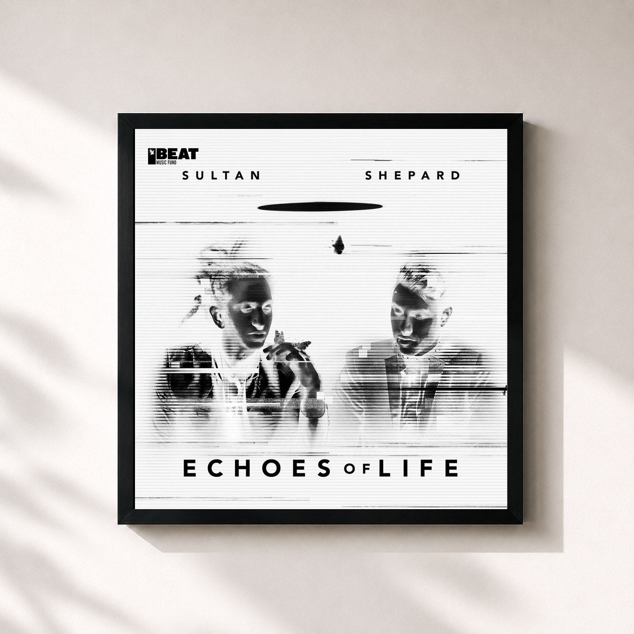 #noir Tableau carré de l'album Echoes Of Life: Night de Sultan + Shepard, cadre noir 32x32 cm