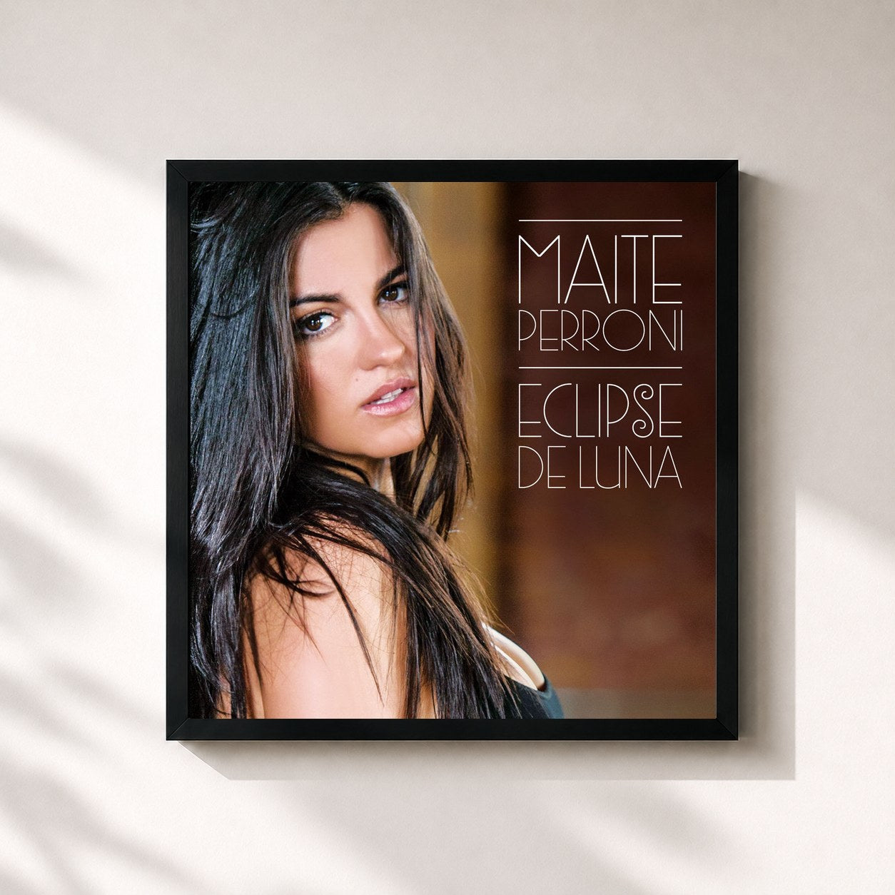 #noir Tableau carré de l'album Eclipse De Luna de Maite Perroni, cadre noir 32x32 cm