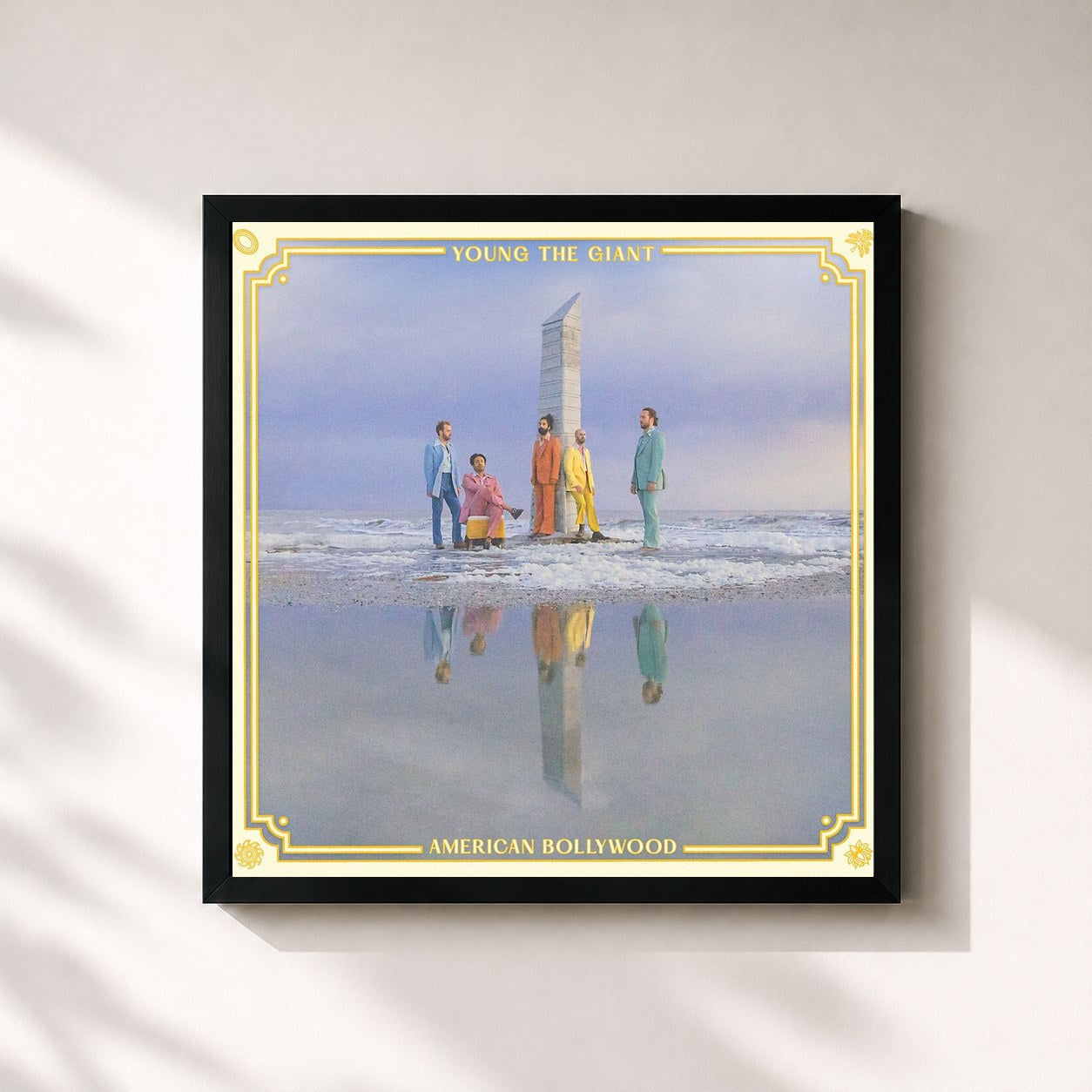 #noir Tableau carré de l'album American Bollywood de Young the Giant, cadre noir 32x32 cm
