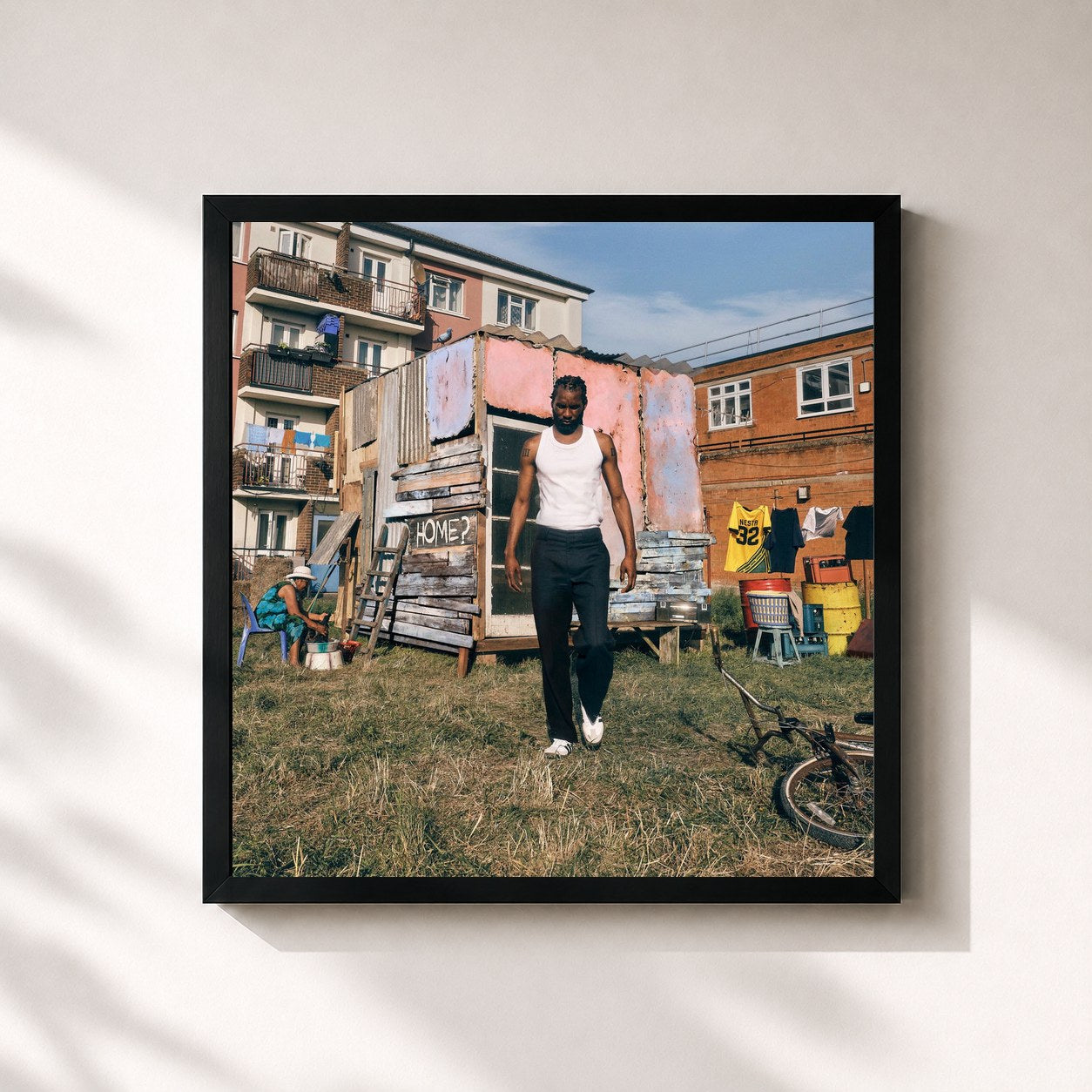 #noir Tableau carré de l'album HOME? de Wretch 32, cadre noir 32x32 cm