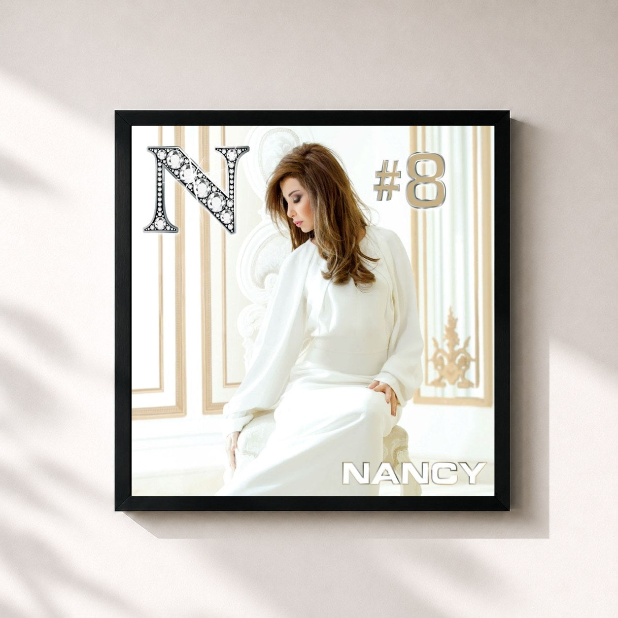 #noir Tableau carré de l'album Nancy 8 de Nancy Ajram, cadre noir 32x32 cm