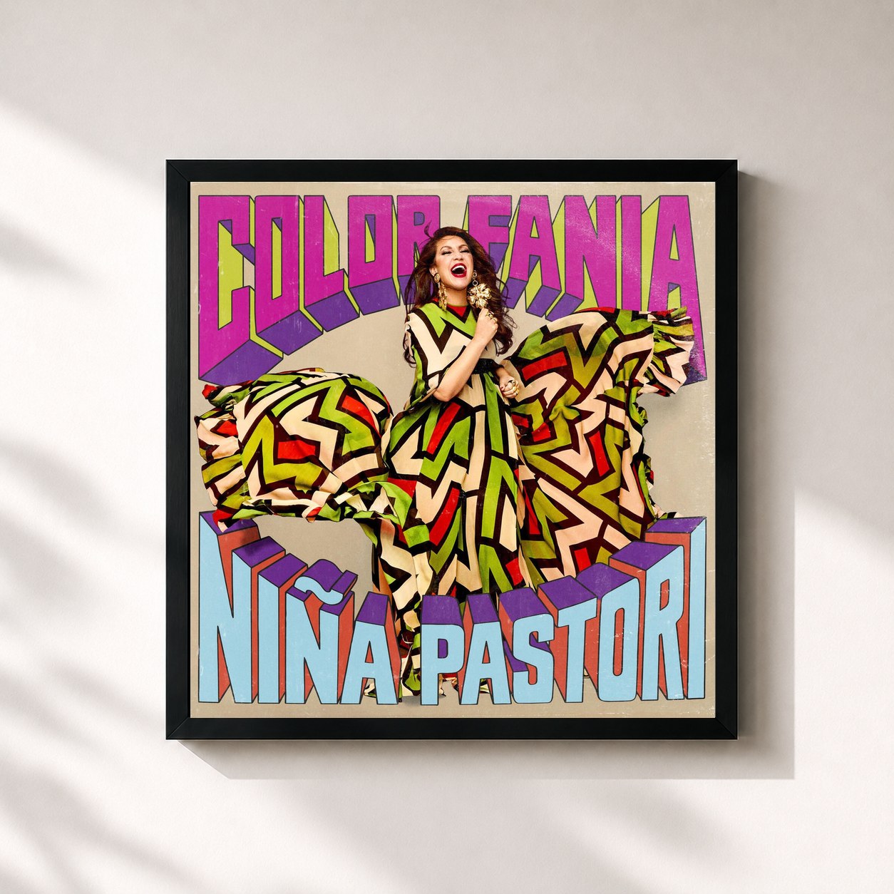 #noir Tableau carré de l'album Color Fania de Niña Pastori, cadre noir 32x32 cm
