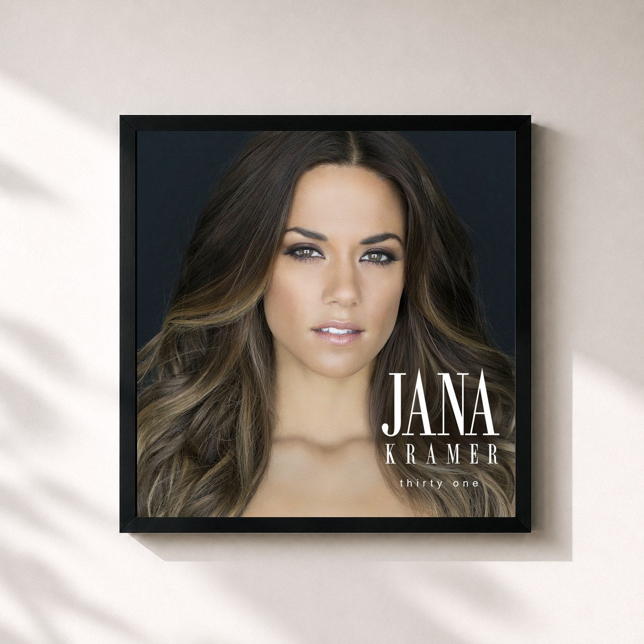 #noir Tableau carré de l'album thirty one de Jana Kramer, cadre noir 32x32 cm