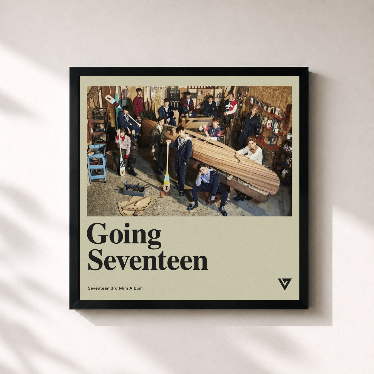 #noir Tableau carré de l'album Going Seventeen de SEVENTEEN, cadre noir 32x32 cm