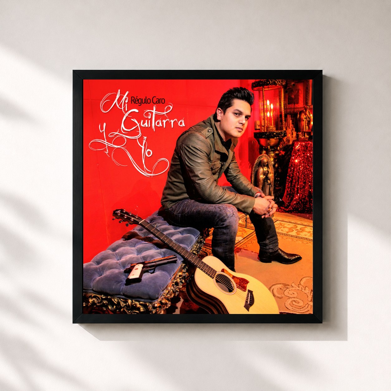 #noir Tableau carré de l'album Mi Guitarra Y Yo de Regulo Caro, cadre noir 32x32 cm