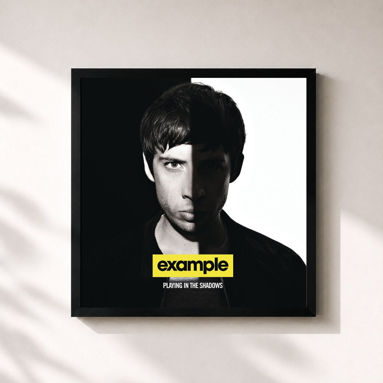 #noir Tableau carré de l'album Playing In The Shadows de Example, cadre noir 32x32 cm