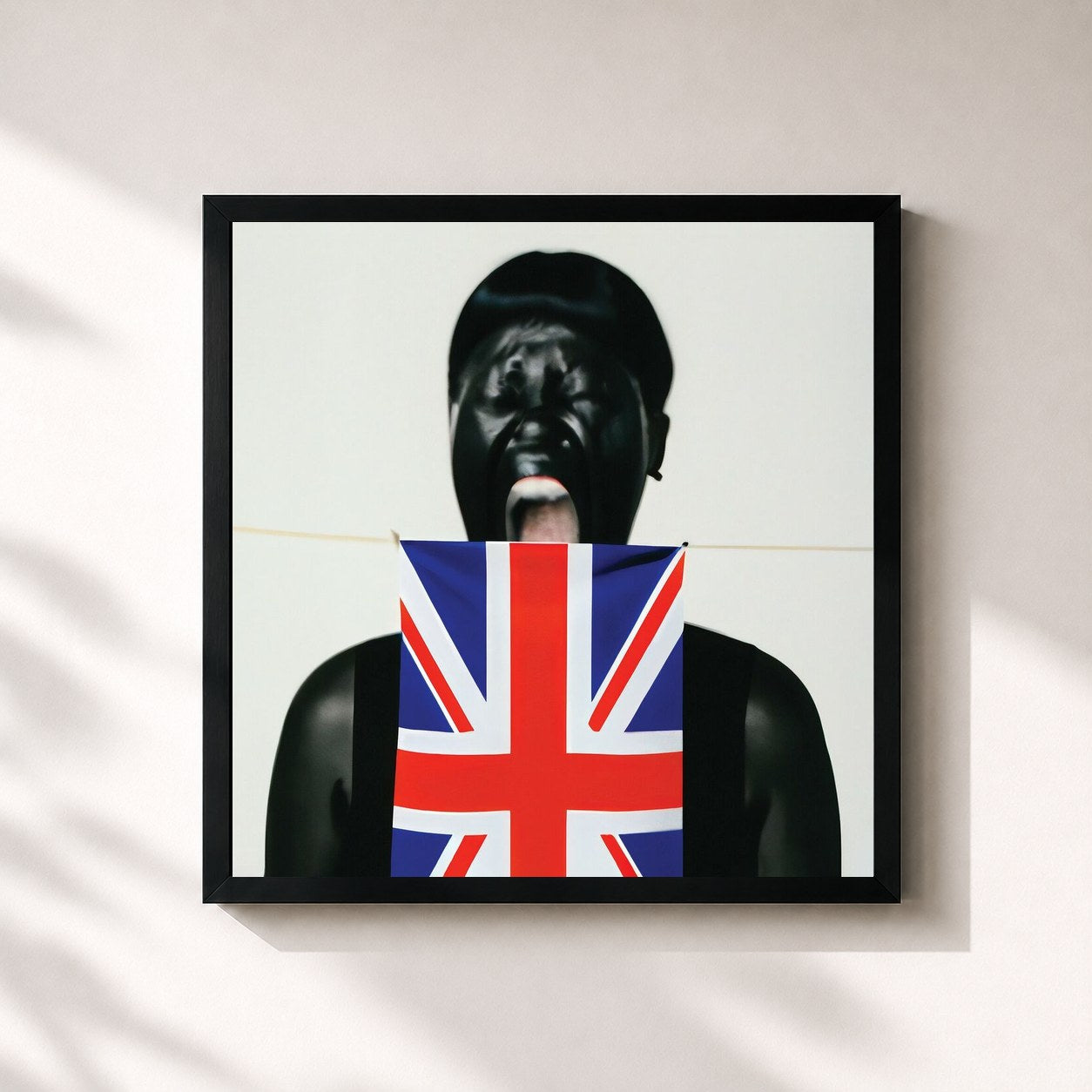 #noir Tableau carré de l'album Am I British Yet? de V V Brown, cadre noir 32x32 cm