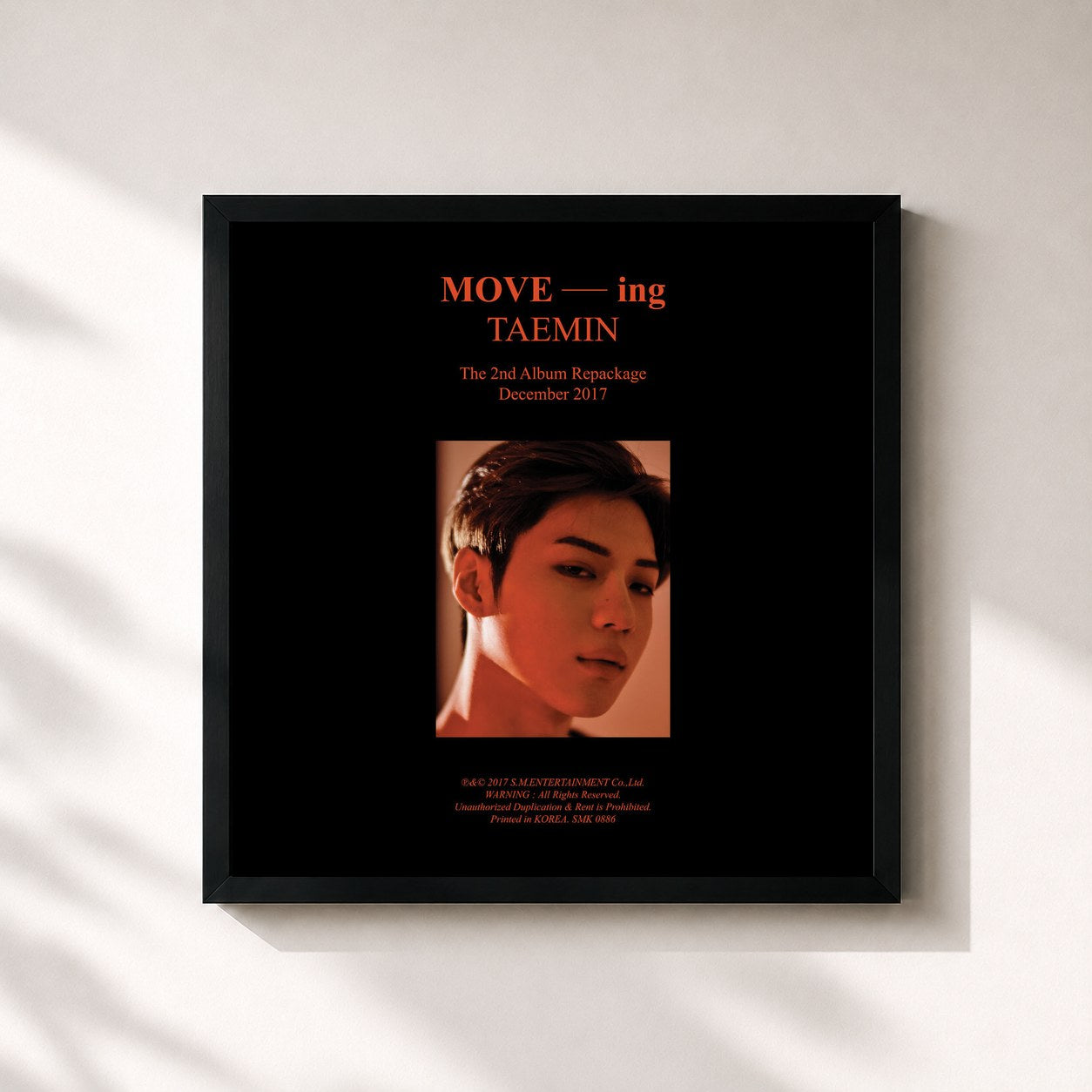 #noir Tableau carré de l'album MOVE-ing - The 2nd Album Repackage de TAEMIN, cadre noir 32x32 cm