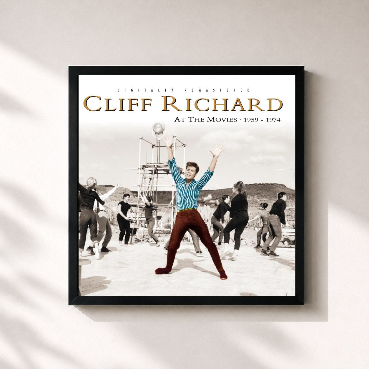 #noir Tableau carré de l'album Cliff Richard at the Movies 1959-1974 de Cliff Richard, cadre noir 32x32 cm