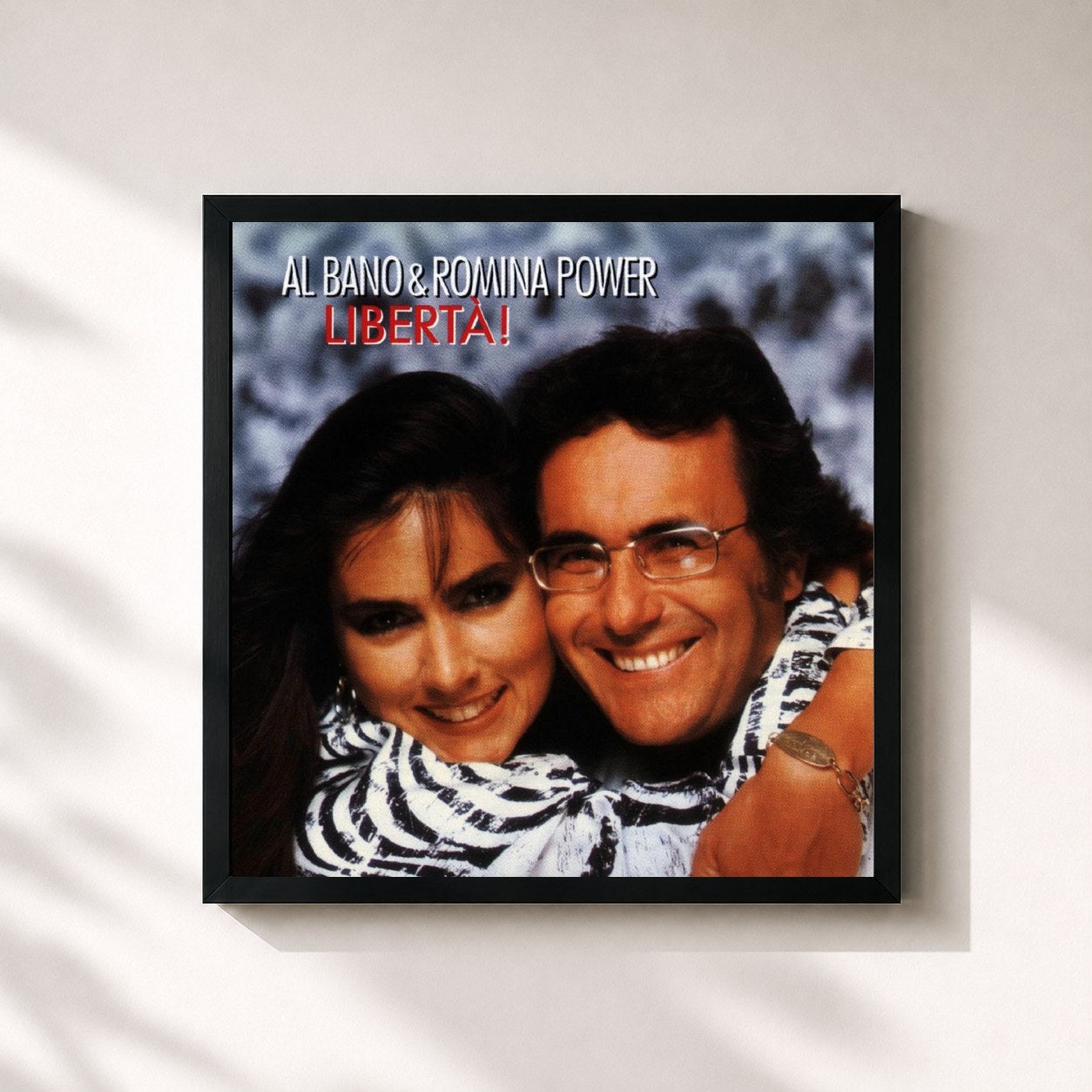 #noir Tableau carré de l'album Liberta' de Al Bano, cadre noir 32x32 cm