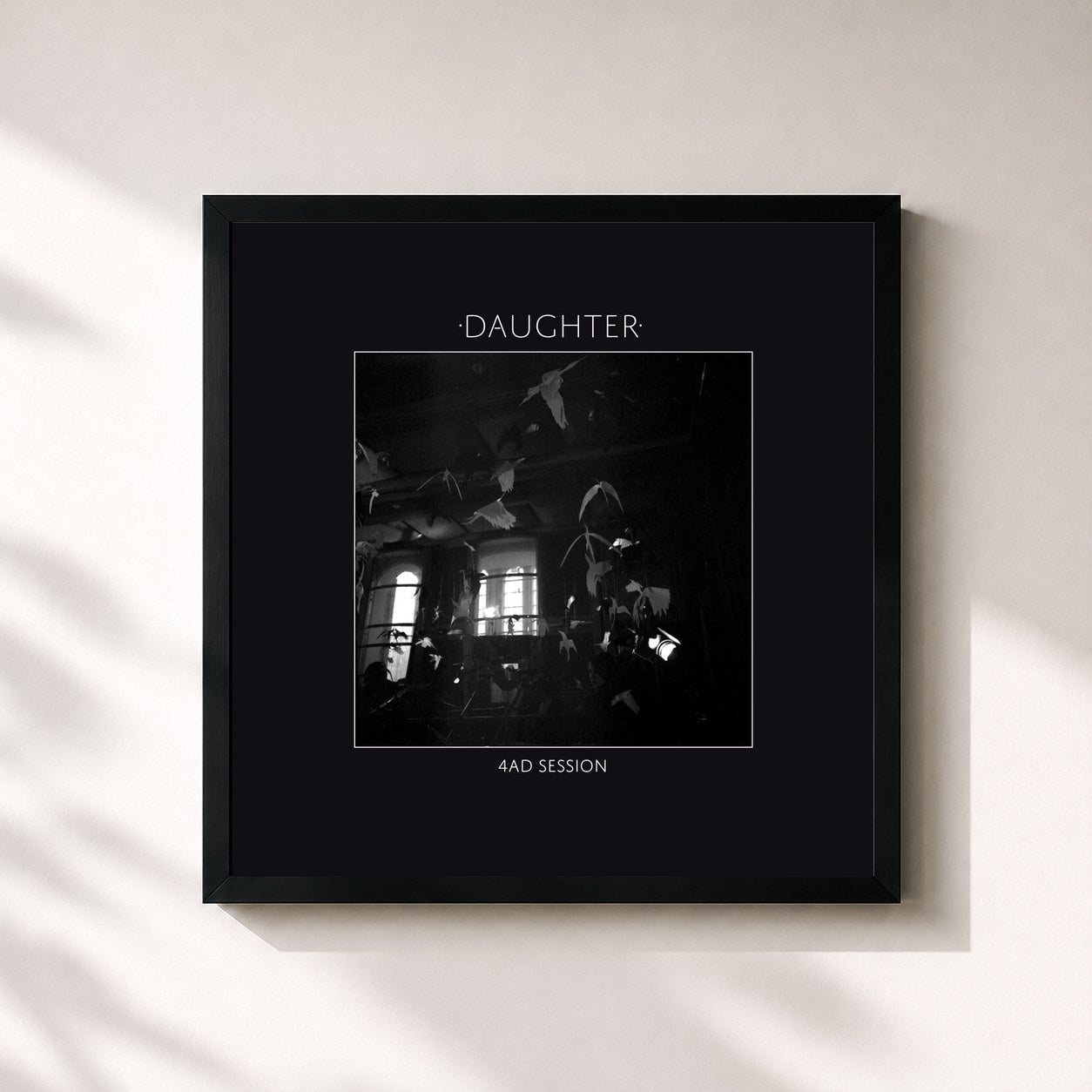 #noir Tableau carré de l'album 4AD Session de DAUGHTER, cadre noir 32x32 cm