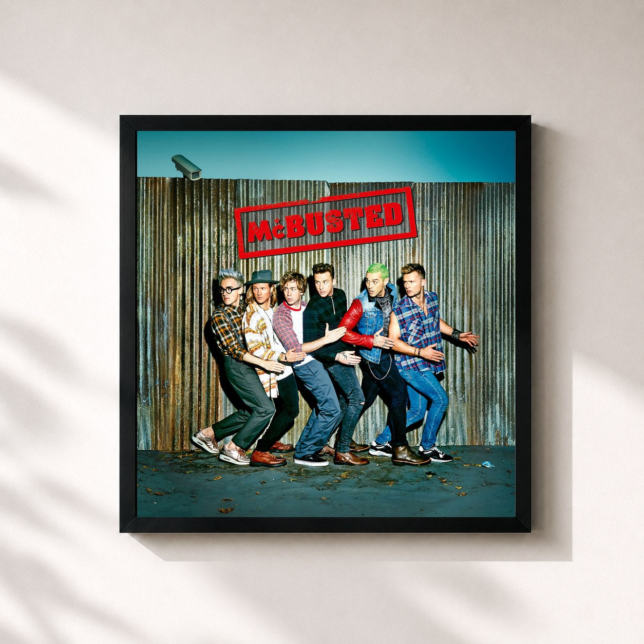 #noir Tableau carré de l'album McBusted de McBusted, cadre noir 32x32 cm