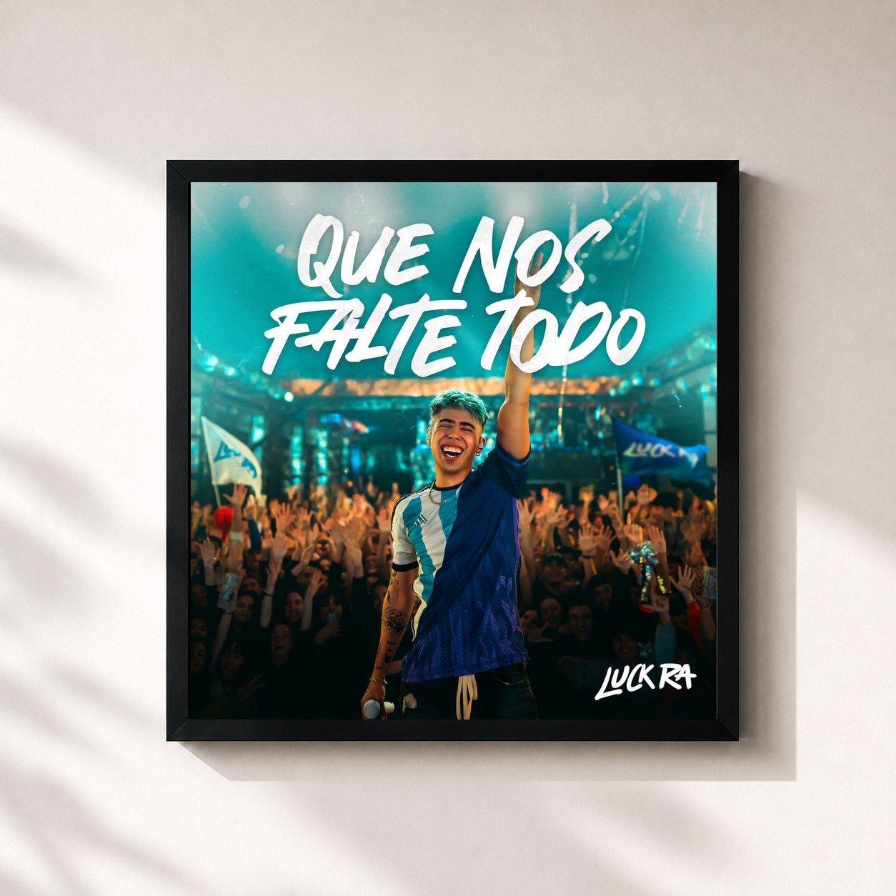 #noir Tableau carré de l'album QUE NOS FALTE TODO de Luck Ra, cadre noir 32x32 cm