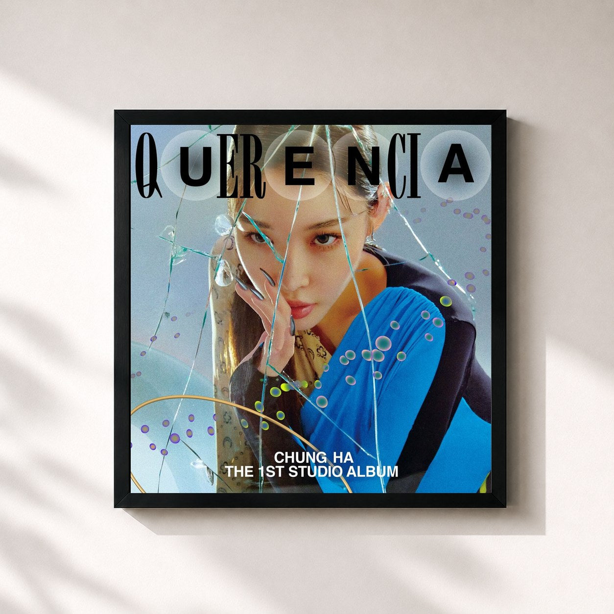 #noir Tableau carré de l'album Querencia de Chung Ha, cadre noir 32x32 cm
