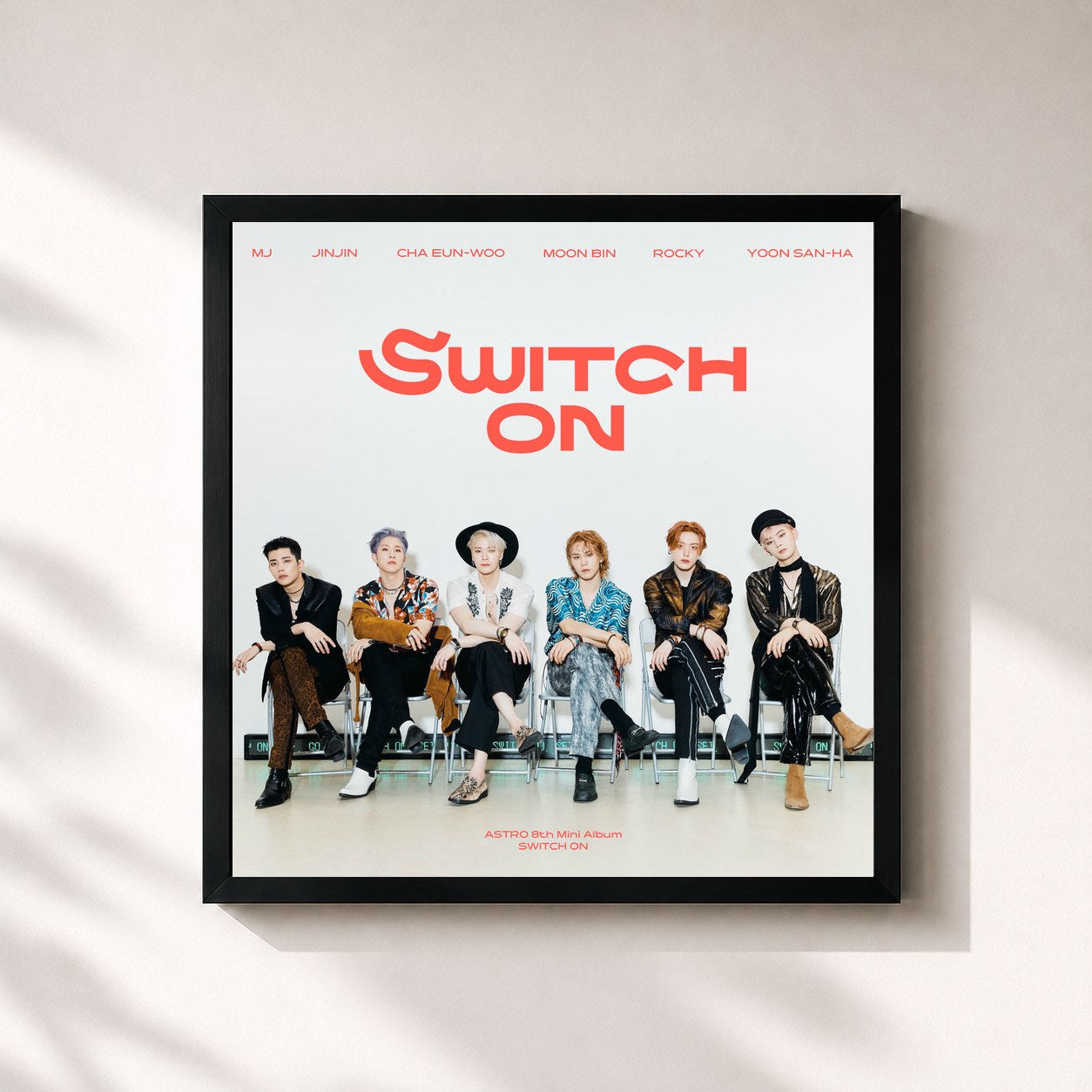 #noir Tableau carré de l'album SWITCH ON de ASTRO, cadre noir 32x32 cm