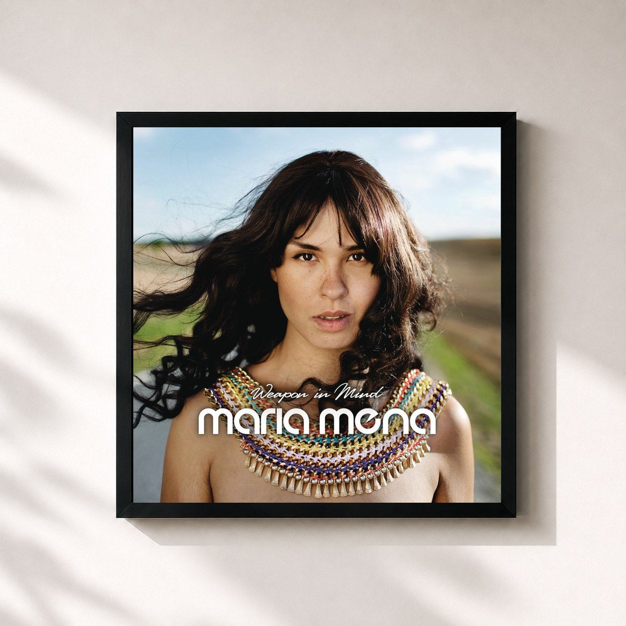 #noir Tableau carré de l'album Weapon in Mind de Maria Mena, cadre noir 32x32 cm