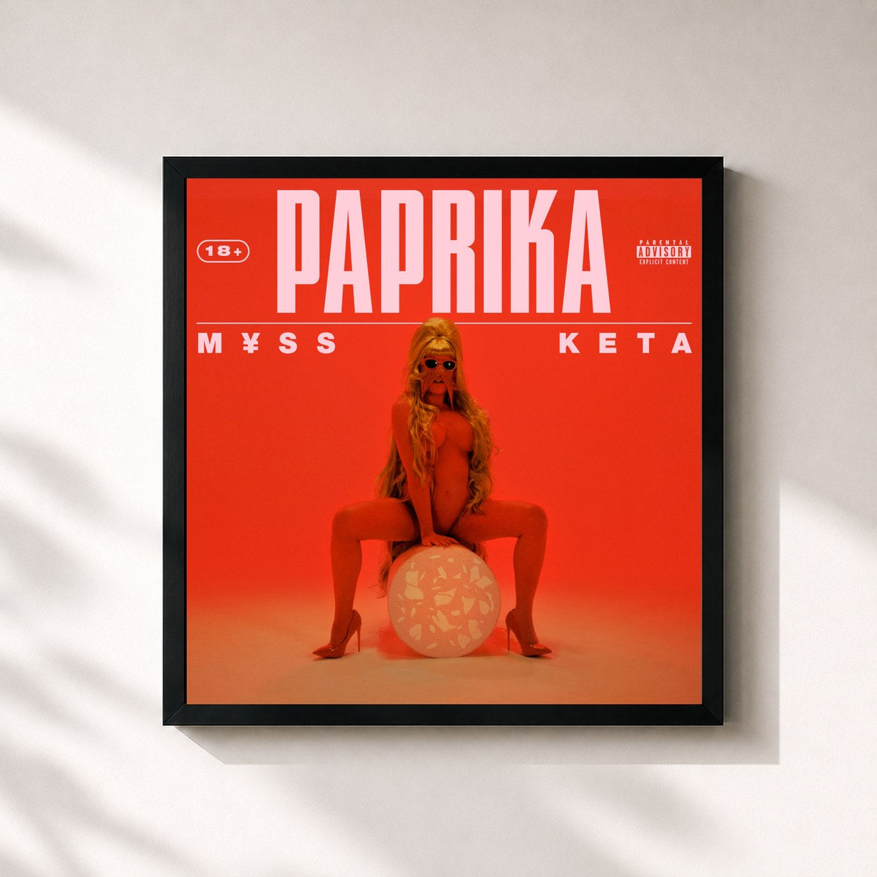 #noir Tableau carré de l'album PAPRIKA de M¥SS KETA, cadre noir 32x32 cm