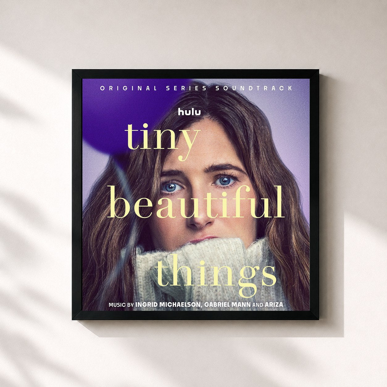 #noir Tableau carré de l'album Tiny Beautiful Things (Original Series Soundtrack) de Ingrid Michaelson, cadre noir 32x32 cm