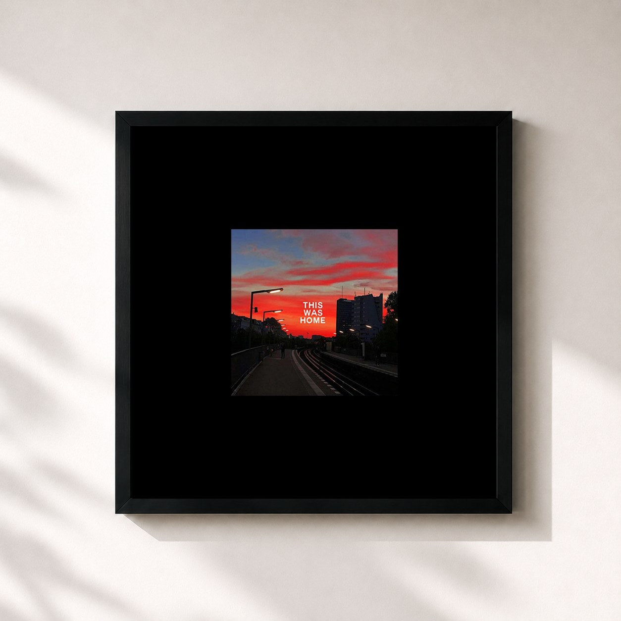 #noir Tableau carré de l'album This Was Home de Edo Saiya, cadre noir 32x32 cm