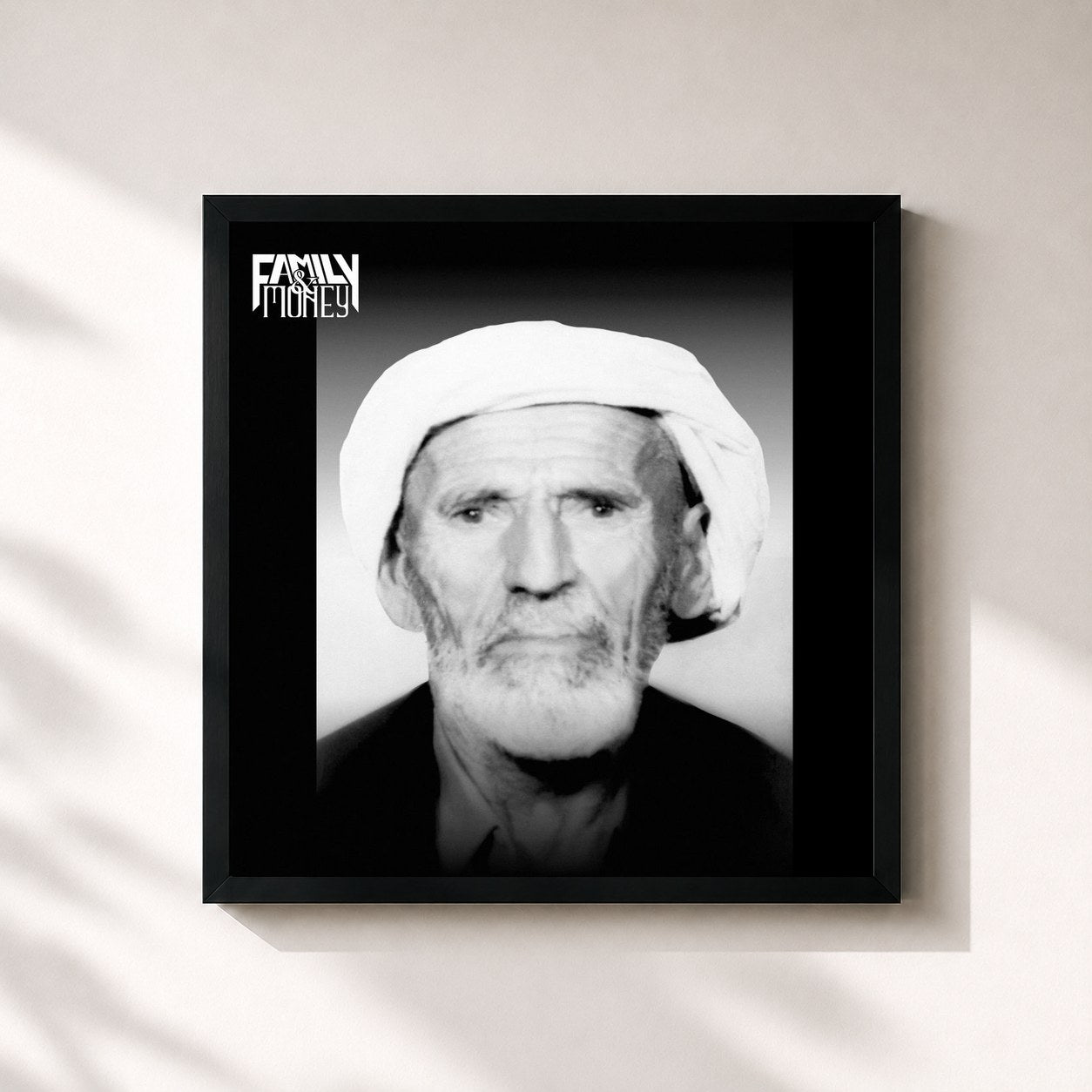 #noir Tableau carré de l'album FAMILY & MONEY de Azet, cadre noir 32x32 cm